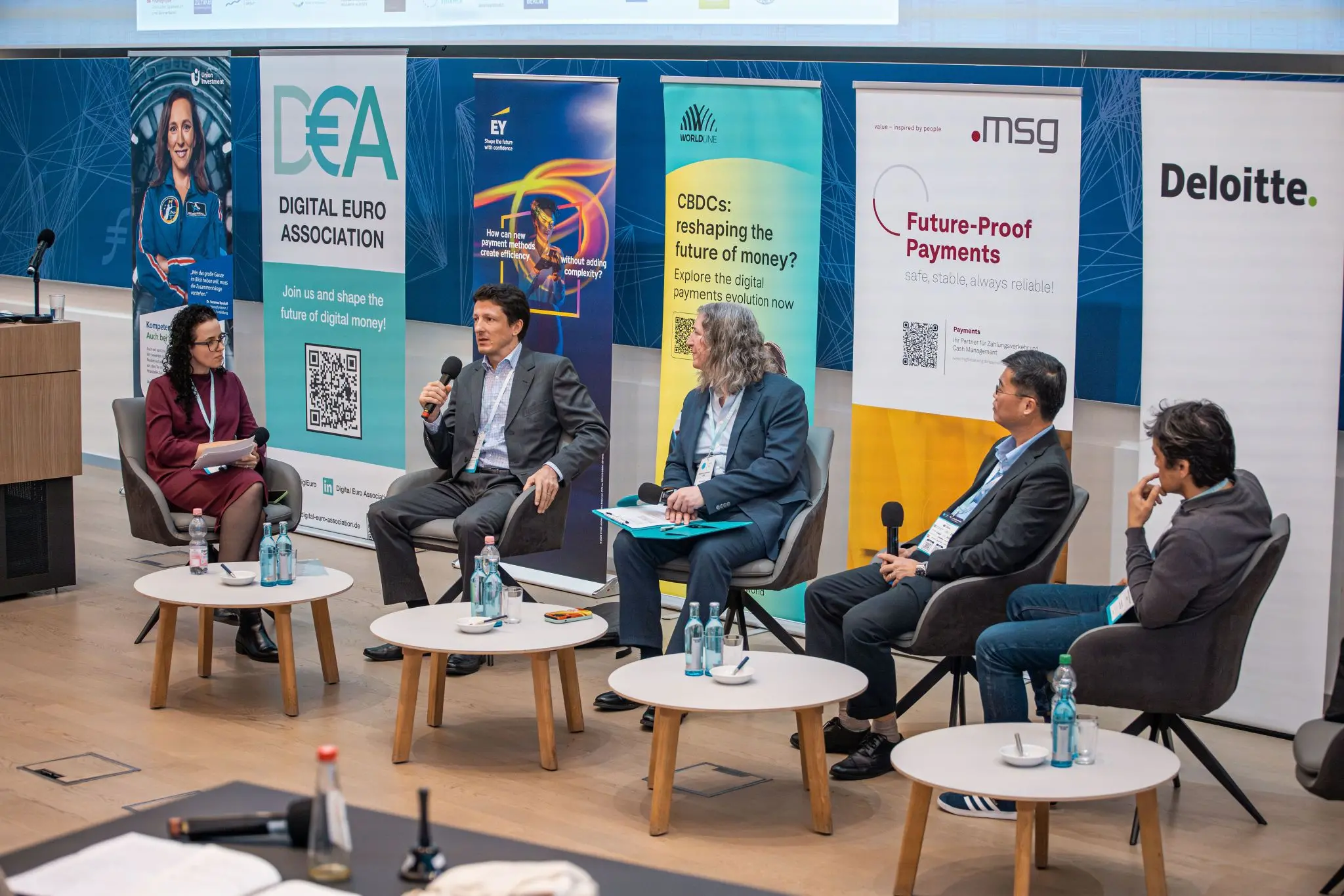 DEA 執行董事 Schmidt：TradFi 與 DeFi 的融合不僅可能，而且不可避免