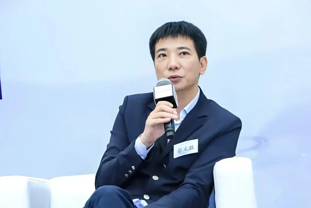 对于 Web3，这次蔡文胜决心把手弄脏