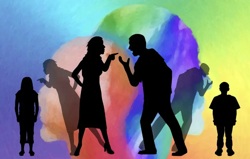 富豪は彼の前の上司と口論した。